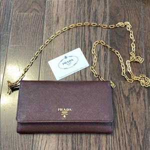 Prada Wallet on Chain